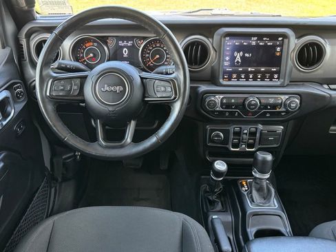 Used 2023 Jeep Gladiator Sport AWD/4WD image 10