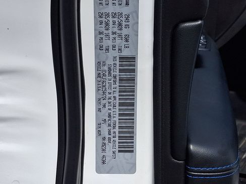 Used 2019 Jeep Grand Cherokee Laredo AWD/4WD image 27