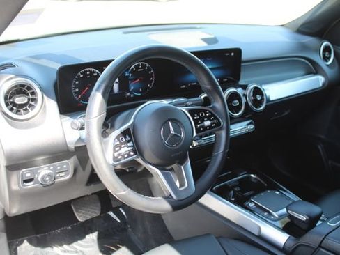 Used 2022 Mercedes-Benz GLB 250 image 14
