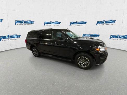 Used 2024 Ford Expedition Max XLT image 2