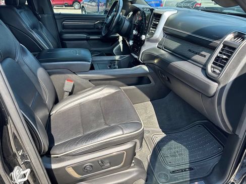 Used 2020 RAM 1500 Limited w/ Black Appearance Package AWD/4WD image 10
