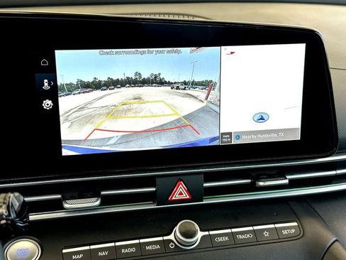 Used 2025 Hyundai Elantra SEL FWD image 15