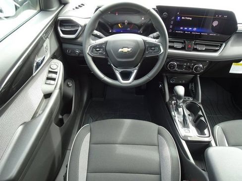 New 2026 Chevrolet TrailBlazer LT w/ Convenience Package FWD image 6