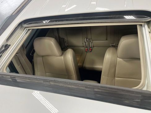 Used 2021 Jeep Grand Cherokee Limited image 22