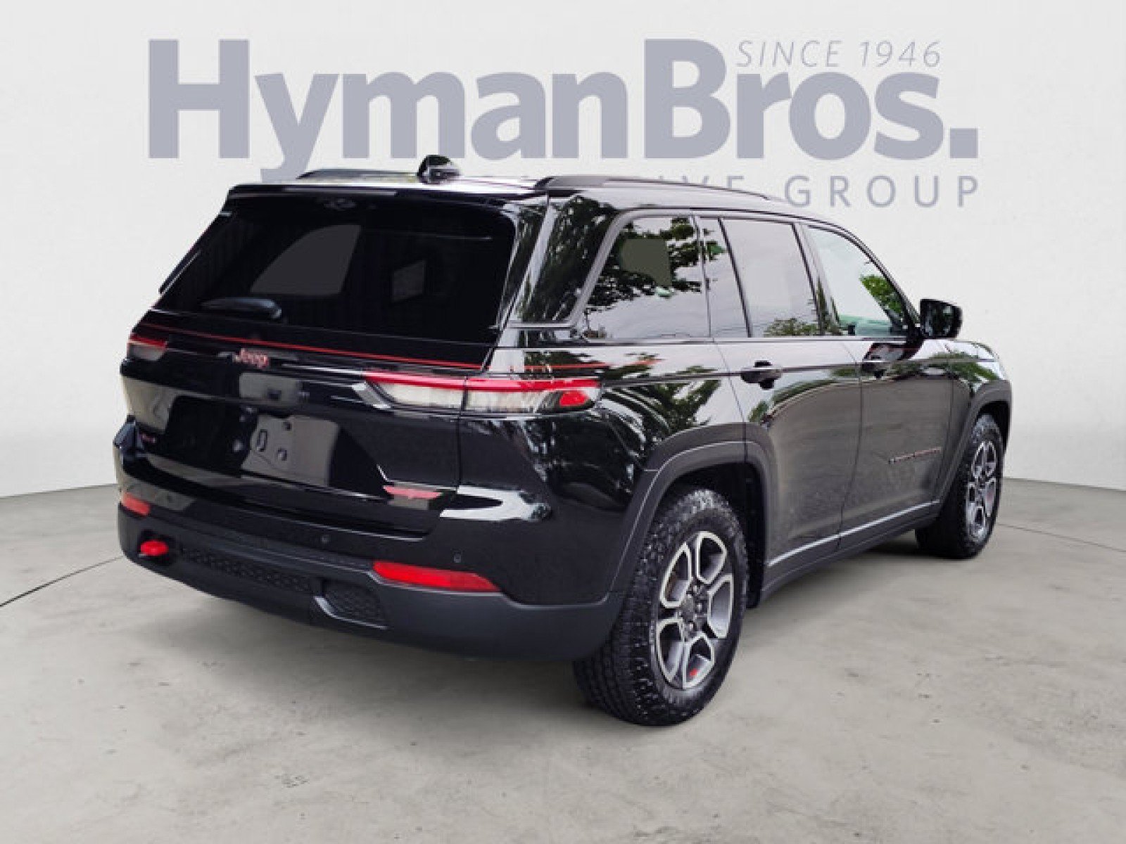 Used 2022 Jeep Grand Cherokee Trailhawk w/ ADV Protech Group II AWD/4WD image 3