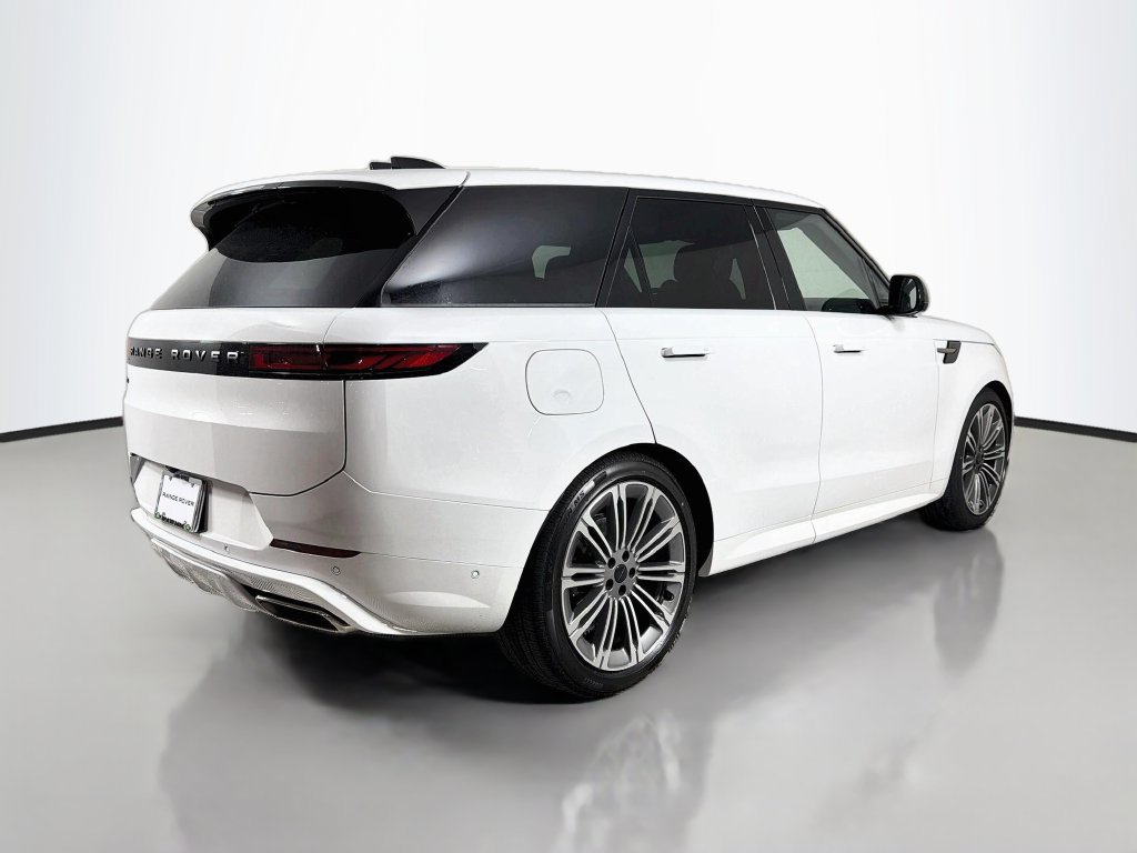 New 2027 Land Rover Range Rover Sport Dynamic SE AWD/4WD image 5