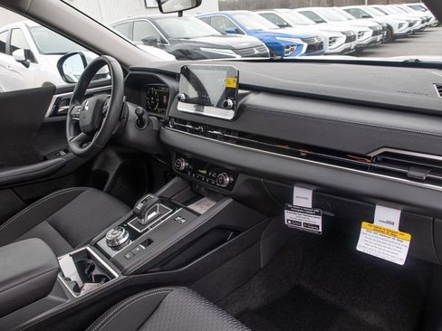 New 2025 Mitsubishi Outlander ES AWD/4WD image 18