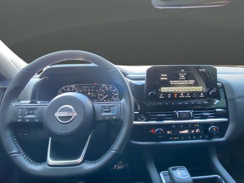 Used 2025 Nissan Pathfinder SL w/ SL Premium Package AWD/4WD image 19