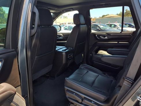 Used 2021 Chevrolet Tahoe RST w/ Luxury Package RWD image 18