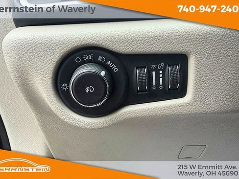 Used 2017 Chrysler Pacifica Touring Plus w/ Security Group image 13