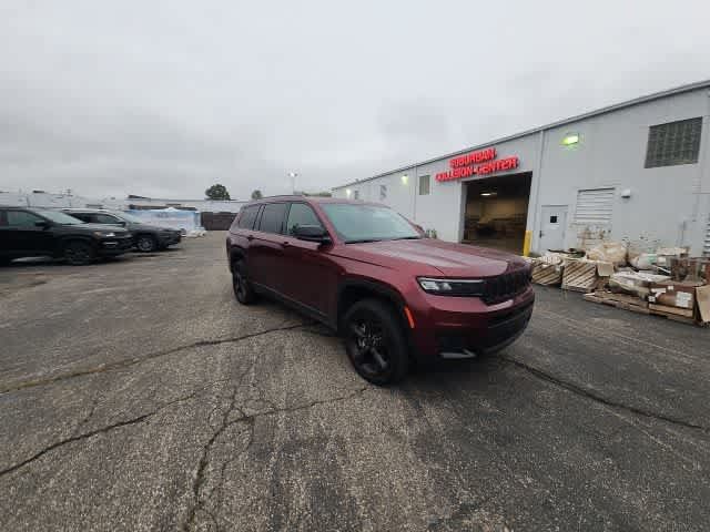 Used 2023 Jeep Grand Cherokee L Laredo AWD/4WD image 6