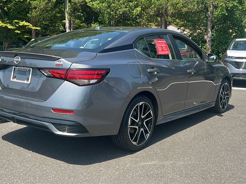 Certified 2024 Nissan Sentra SR FWD image 9