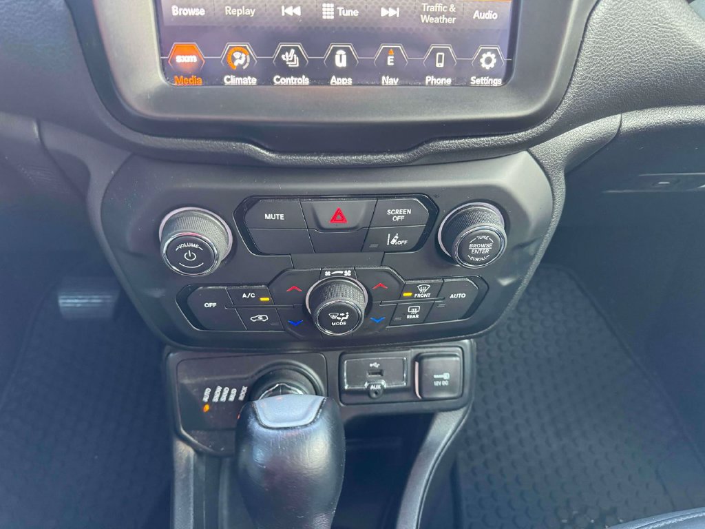 Used 2022 Jeep Renegade Trailhawk w/ Trailer Tow Group AWD/4WD image 29