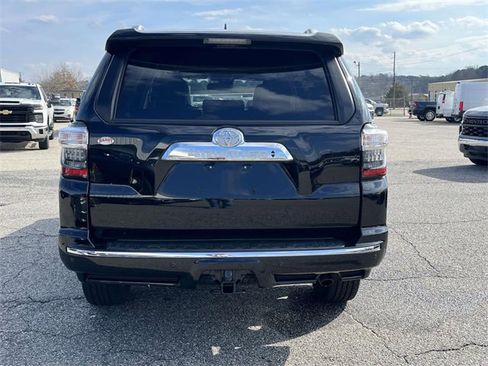 Used 2022 Toyota 4Runner Limited image 5