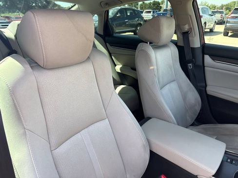 Used 2020 Honda Accord EX image 26