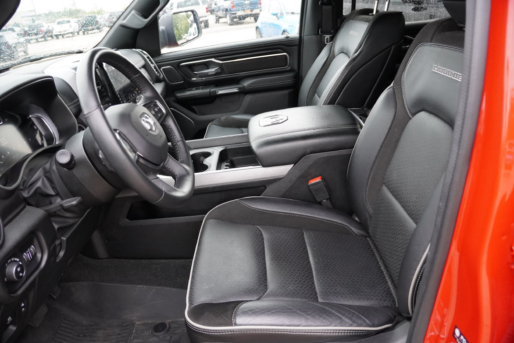 Used 2024 RAM 1500 Laramie AWD/4WD image 5