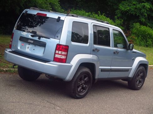 Used 2012 Jeep Liberty Arctic AWD/4WD image 32