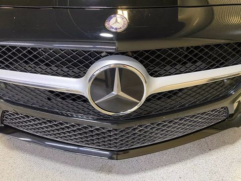 Used 2013 Mercedes-Benz SL 550 w/ Premium Pkg image 22