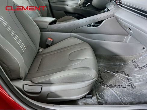 Used 2025 Hyundai Elantra SEL FWD image 33
