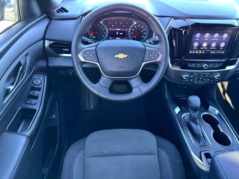 Used 2023 Chevrolet Traverse LT image 21