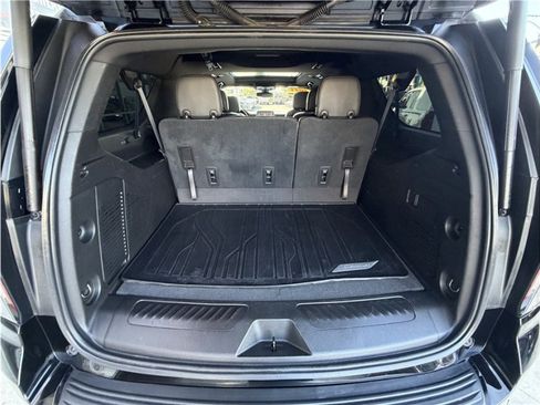 Used 2021 Chevrolet Suburban LT RWD image 26