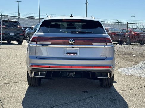 New 2026 Volkswagen Atlas Cross Sport SEL Premium R-Line AWD/4WD image 4