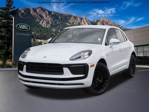 Used 2022 Porsche Macan AWD/4WD image 1