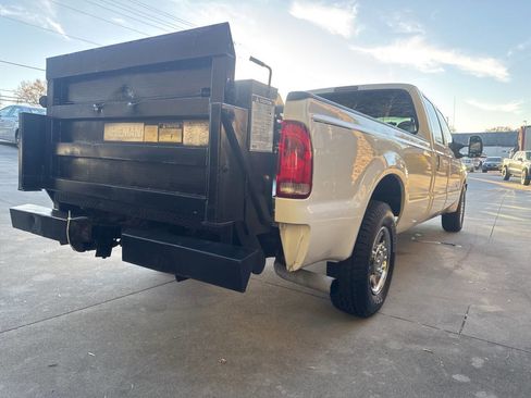 Used 2006 Ford F350 Lariat image 5
