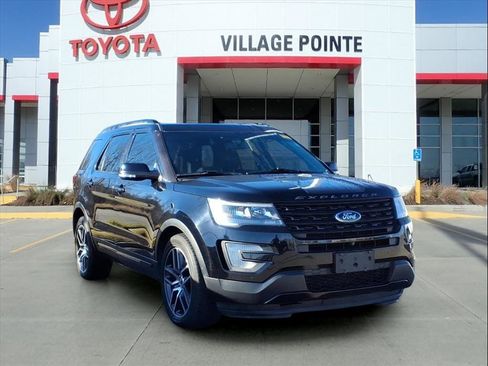 Used 2016 Ford Explorer Sport w/ Equipment Group 401A image 3