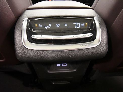 Used 2024 Cadillac XT6 Premium Luxury w/ Technology Package AWD/4WD image 17