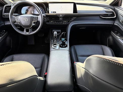 Used 2026 Toyota Crown XLE image 7