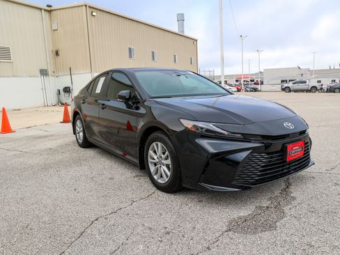 Certified 2026 Toyota Camry LE w/ Convenience Package FWD image 5