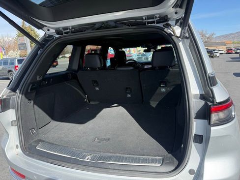 Used 2023 Jeep Grand Cherokee Overland w/ Rear Seat Video Group I image 20