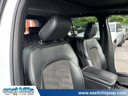 Used 2023 Jeep Grand Cherokee Altitude AWD/4WD image 27