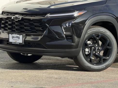 New 2026 Chevrolet Trax LT w/ Driver Confidence Package FWD image 7
