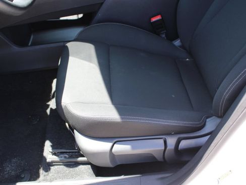 Used 2024 Nissan Rogue S AWD/4WD image 15
