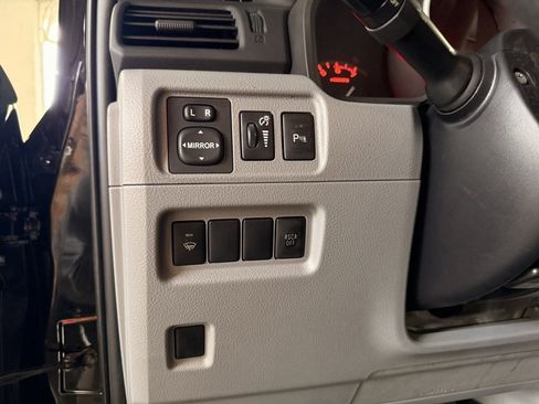 Used 2013 Toyota 4Runner SR5 image 12