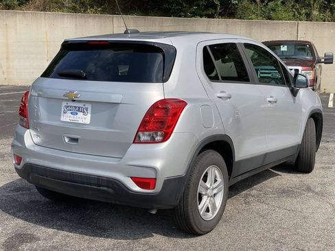 Used 2021 Chevrolet Trax LS w/ Tint and Cruise Package FWD image 3