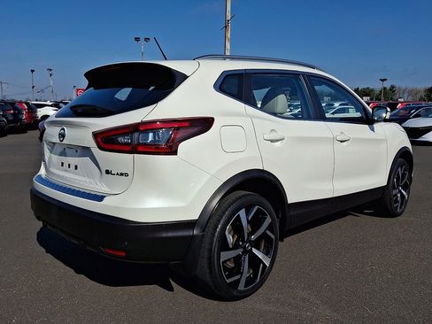 Certified 2022 Nissan Rogue Sport SL image 6