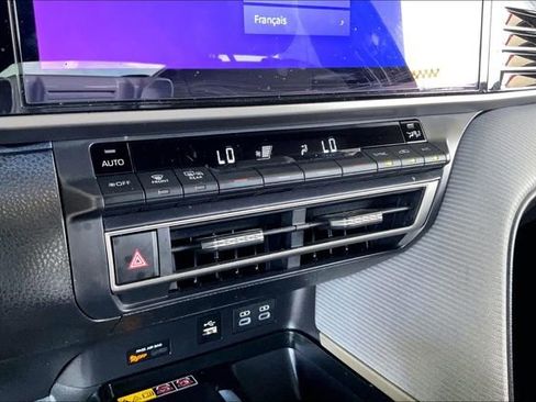 Used 2025 Toyota Camry SE w/ Multimedia Upgrade Package FWD image 23