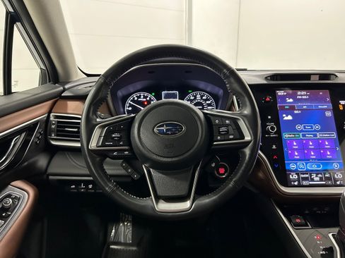 Used 2021 Subaru Outback Touring AWD/4WD image 14