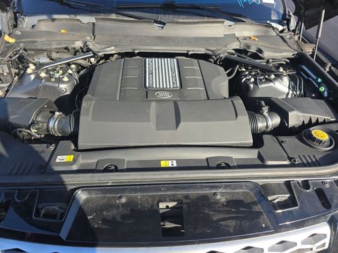 Used 2017 Land Rover Range Rover Sport HSE image 16