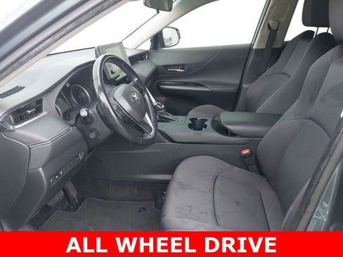 Used 2021 Toyota Venza LE image 38