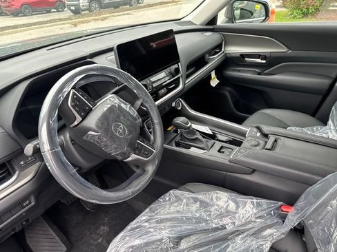 New 2026 Toyota Grand Highlander AWD image 4