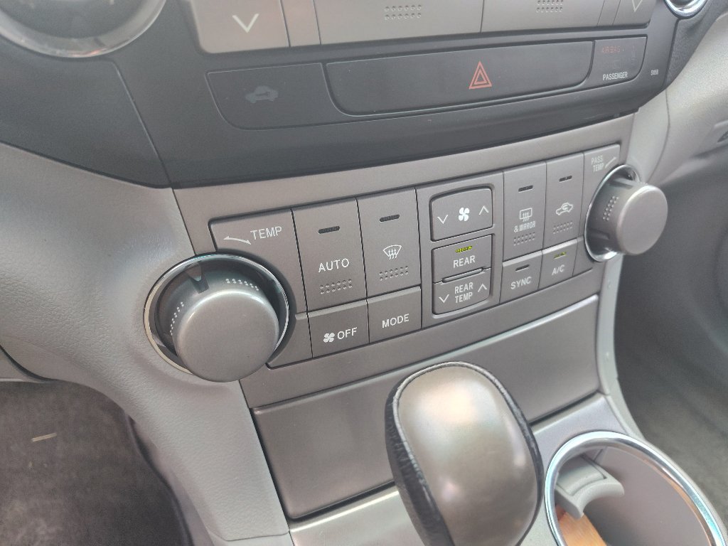 Used 2010 Toyota Highlander Sport w/ Extra Value Pkg 4 FWD image 22