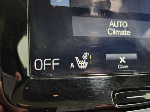 Used 2018 Volvo S90 T5 Momentum w/ Protection Package image 9