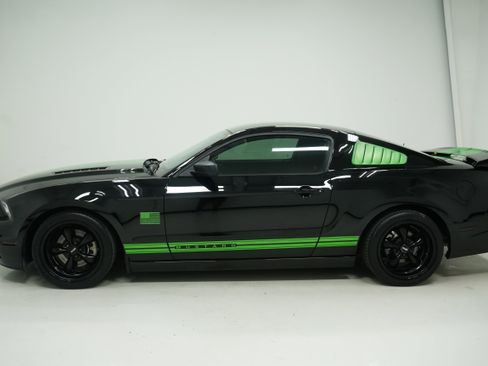 Used 2013 Ford Mustang Coupe image 7