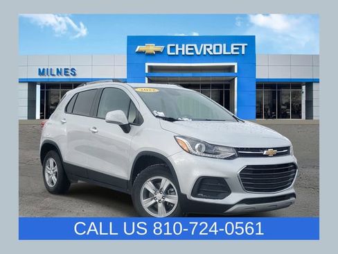 Used 2022 Chevrolet Trax LT w/ LT Convenience Package image 1
