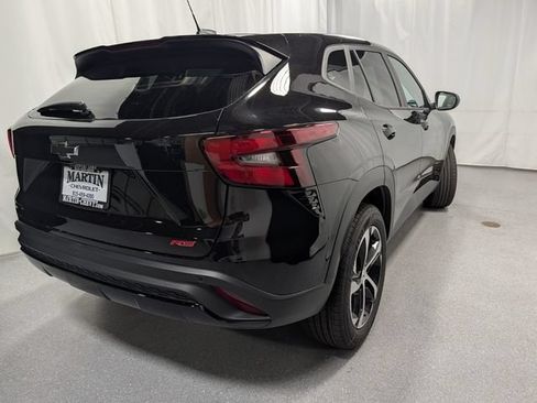 New 2026 Chevrolet Trax RS w/ Sunroof Package FWD image 3
