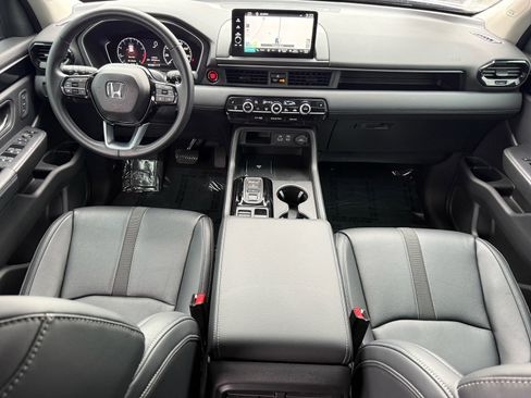 Used 2023 Honda Pilot Touring image 30